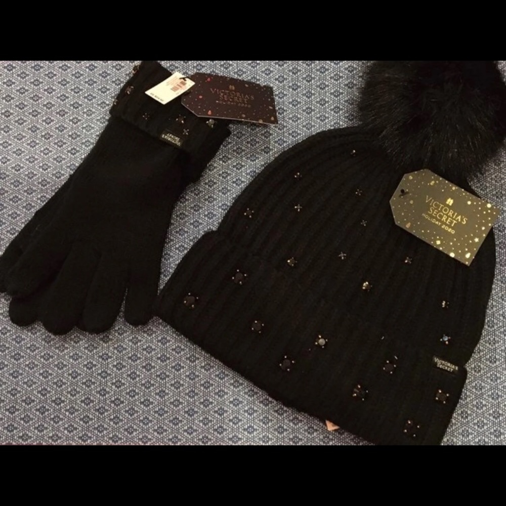 Victoria’s Secret Luxe Gem Winter Accessories